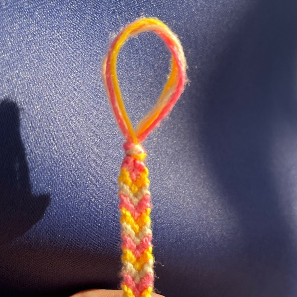 Handmade woven dainty chevron/arrow bracelet pink orange beige - Picture 3 of 3